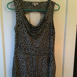 Scoop neck mid length dress